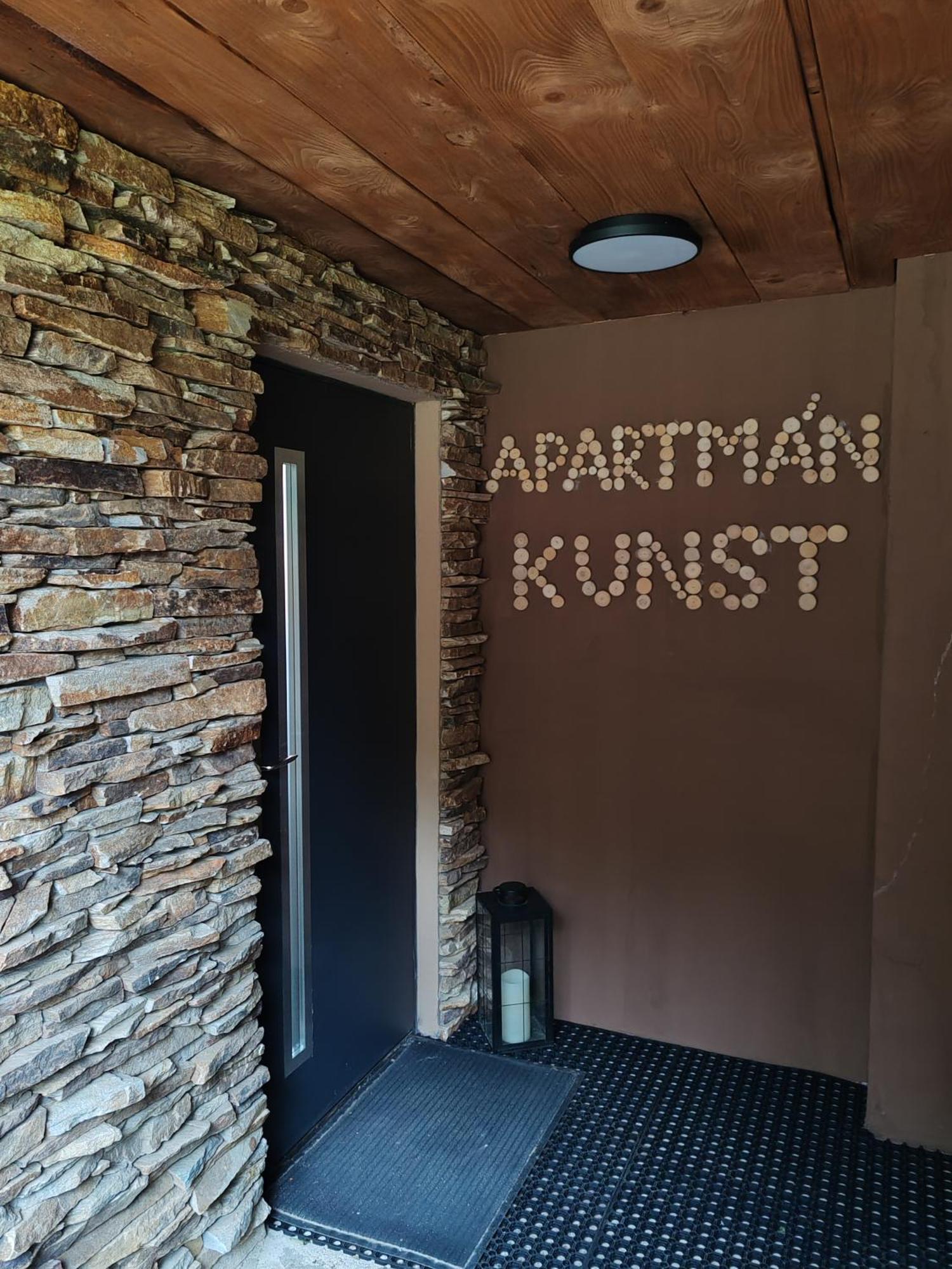 Apartman Kunst Korenov Ngoại thất bức ảnh