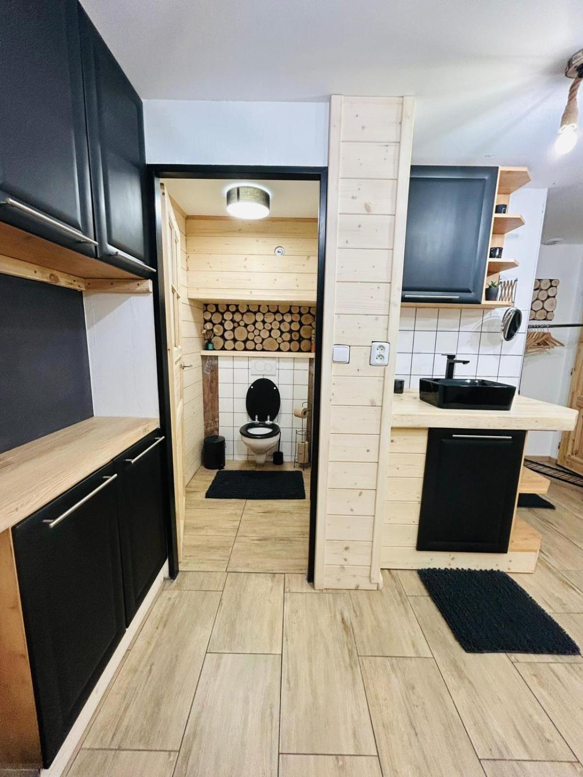 Apartman Kunst Korenov Ngoại thất bức ảnh