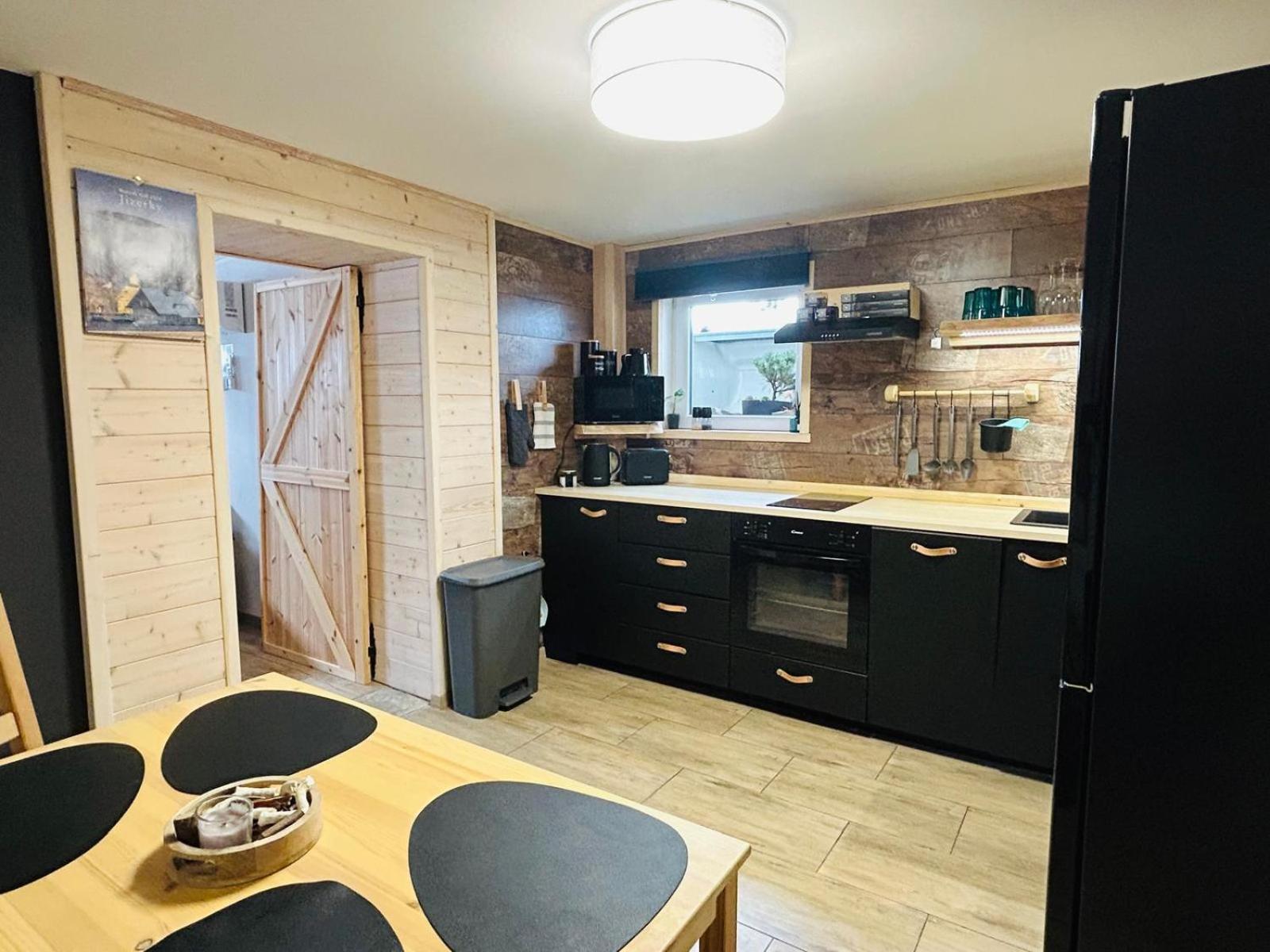 Apartman Kunst Korenov Ngoại thất bức ảnh