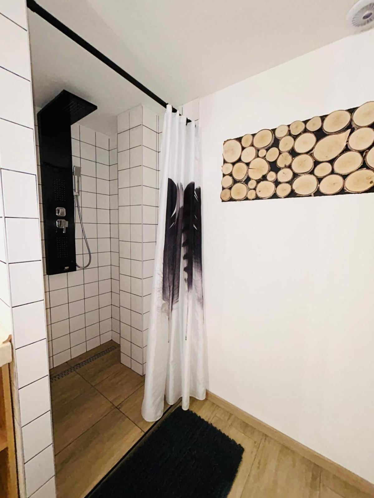 Apartman Kunst Korenov Ngoại thất bức ảnh